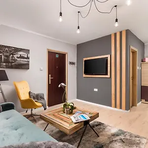 4 Season Apartment